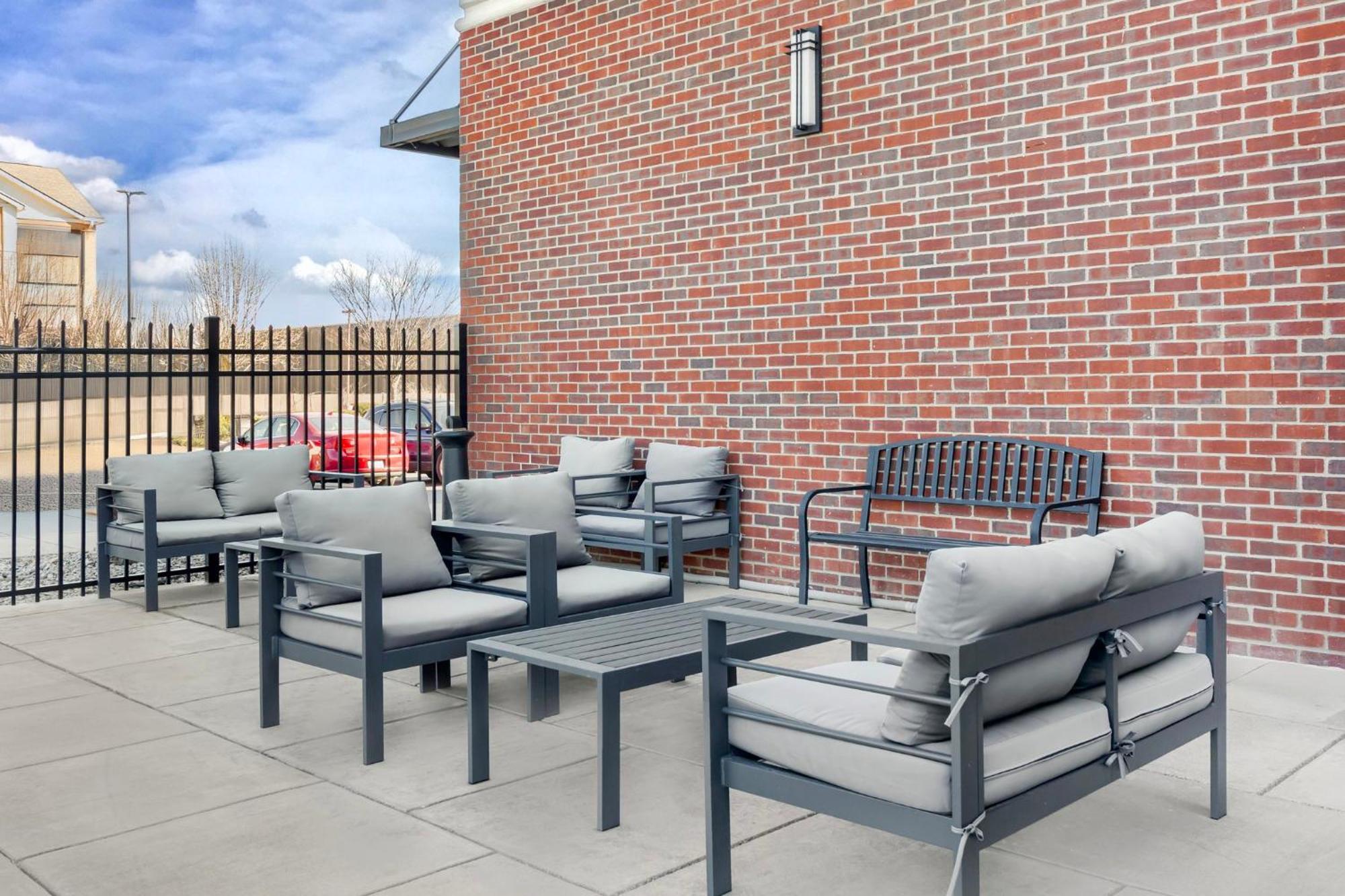 Holiday Inn Louisville Airport South By Ihg Exterior foto