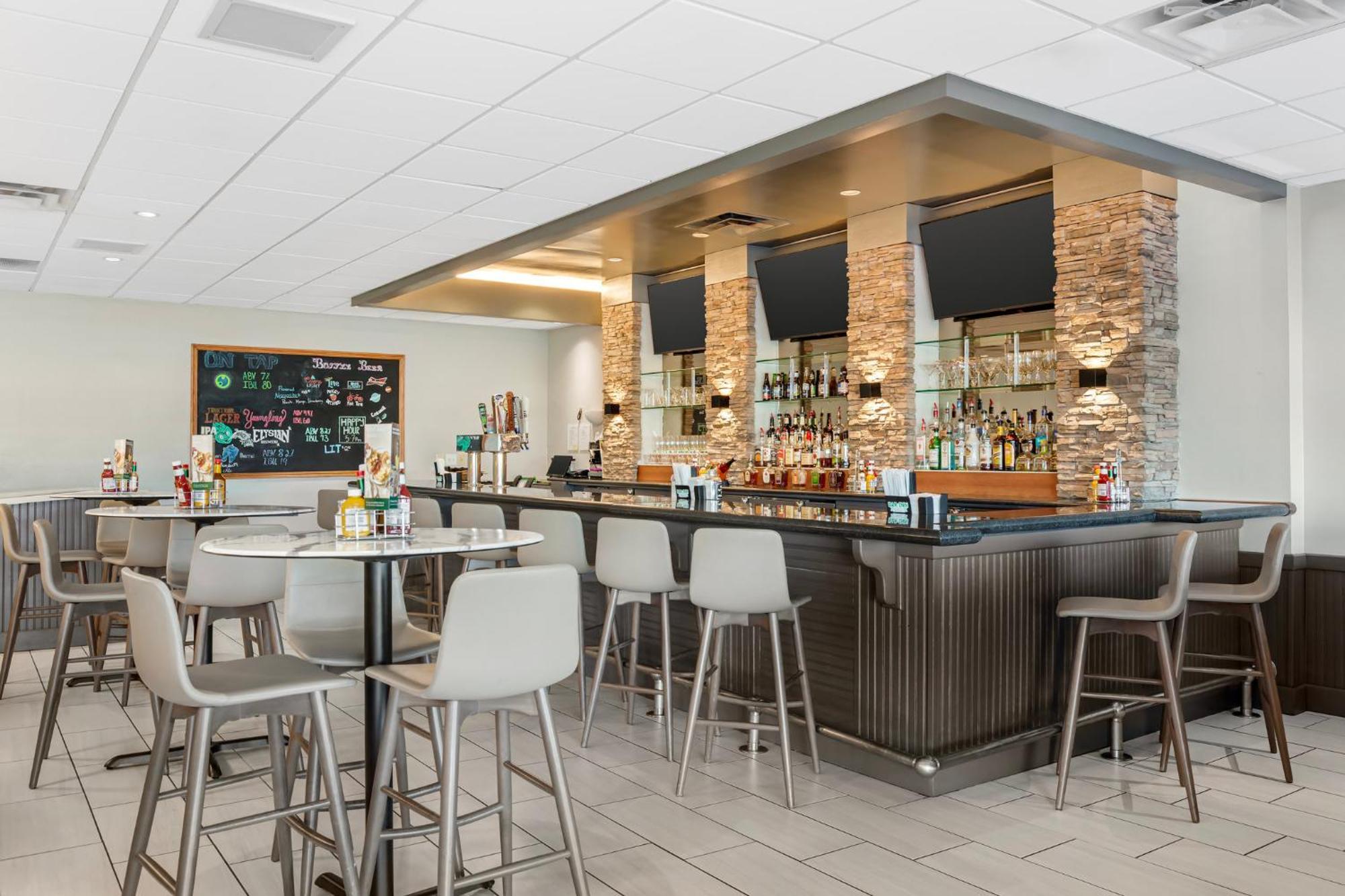 Holiday Inn Louisville Airport South By Ihg Exterior foto